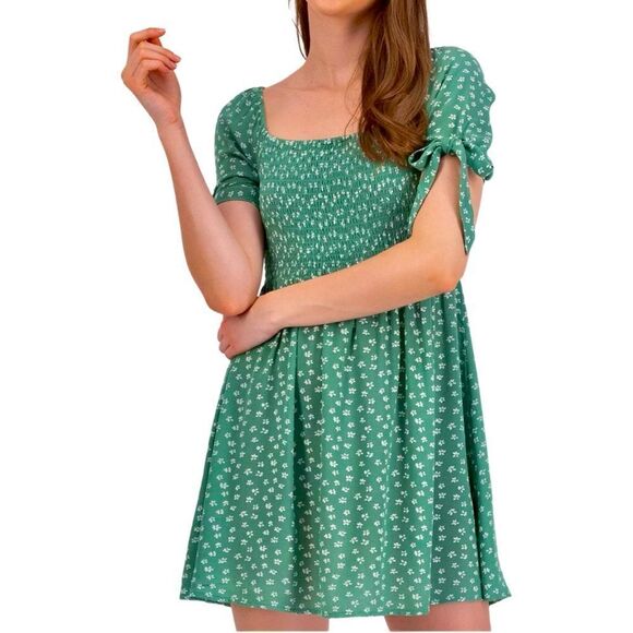 American Eagle Outfitters AE Floral Tie-Sleeve Smocked Mini Dress Size M NWT - Picture 1 of 4